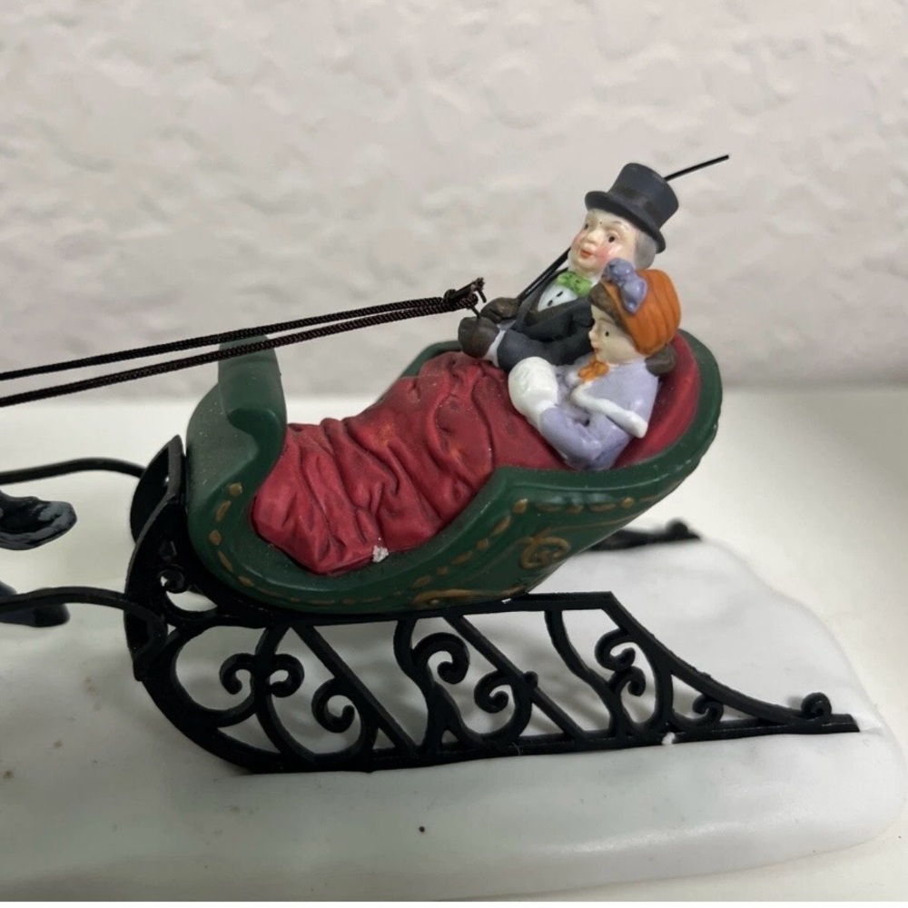 Festive Sleigh Ride Figurine - Picture 5 of 9